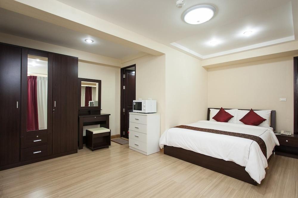 Alisha Court Hotel & Residence Bangkok Kültér fotó
