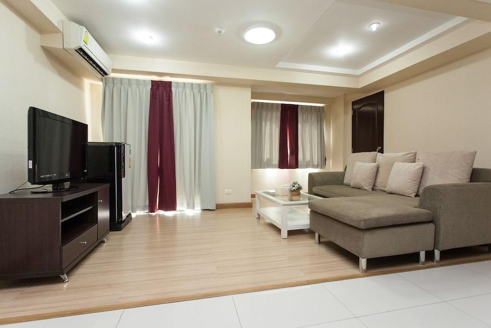 Alisha Court Hotel & Residence Bangkok Kültér fotó